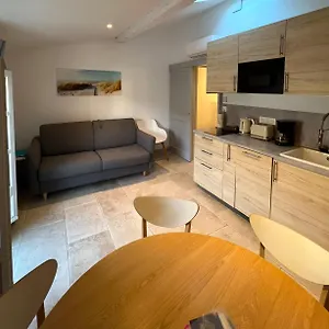 In Arles: De L'amphitheatre Apartment Arles